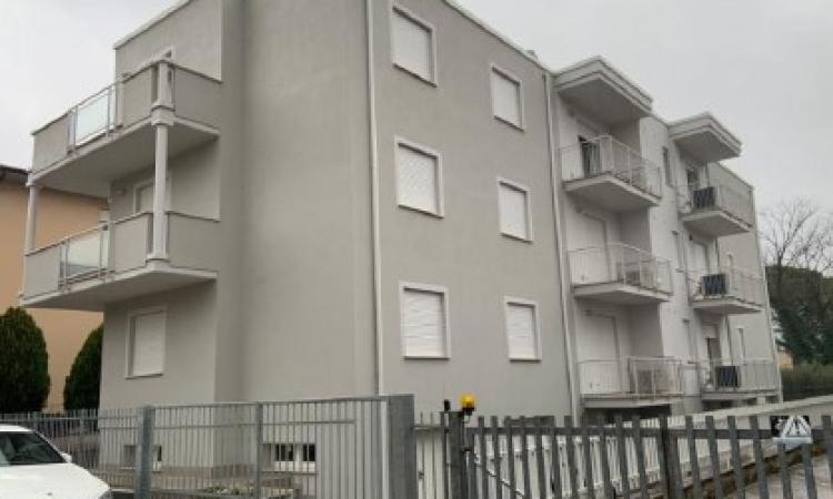 Post sisma, edificio demolito e ricostruito: tornano a casa sei famiglie a San Severino Post sisma, edificio demolito e ricostruito: tornano a casa sei famiglie a San Severino