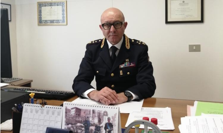 Macerata, ufficiale il passaggio di consegne per la polizia stradale: Valentini è il nuovo dirigente Macerata, ufficiale il passaggio di consegne per la polizia stradale: Valentini è il nuovo dirigente