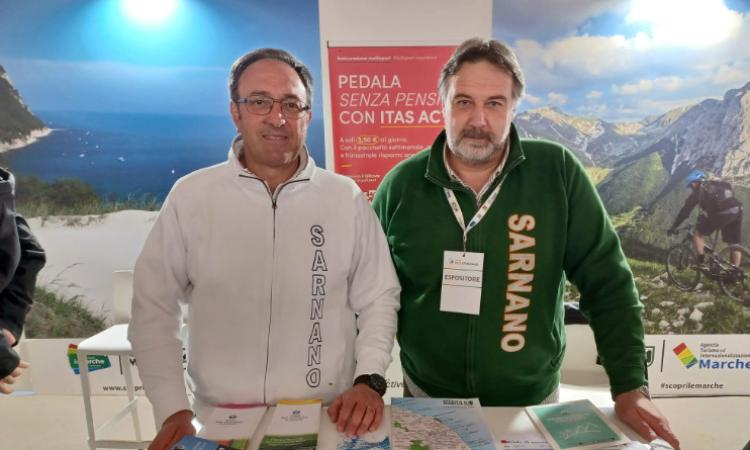 Il comune di Sarnano alla fiera del Cicloturismo di Bologna Il comune di Sarnano alla fiera del Cicloturismo di Bologna