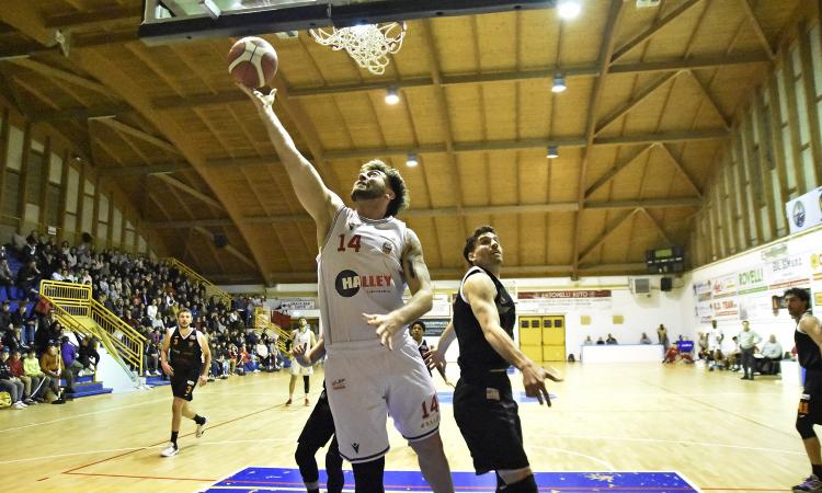 Basket, l'Halley Matelica spazza via i Tigers Romagna e agganciano il treno play-out Basket, l'Halley Matelica spazza via i Tigers Romagna e agganciano il treno play-out