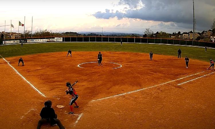 Macerata Softball conquista un punto nell'esordio casalingo in serie A1: Bollate rimonta in gara 2 Macerata Softball conquista un punto nell'esordio casalingo in serie A1: Bollate rimonta in gara 2