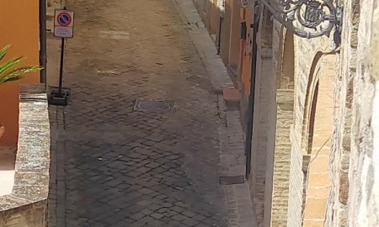 San Severino, chiude al traffico un tratto di via Abbondanza: come cambia la viabilità San Severino, chiude al traffico un tratto di via Abbondanza: come cambia la viabilità