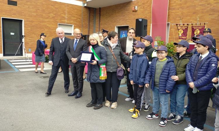 San Severino, "PretenDiamo legalità": la polizia premia gli alunni del 'Tacchi Venturi' San Severino, "PretenDiamo legalità": la polizia premia gli alunni del 'Tacchi Venturi'