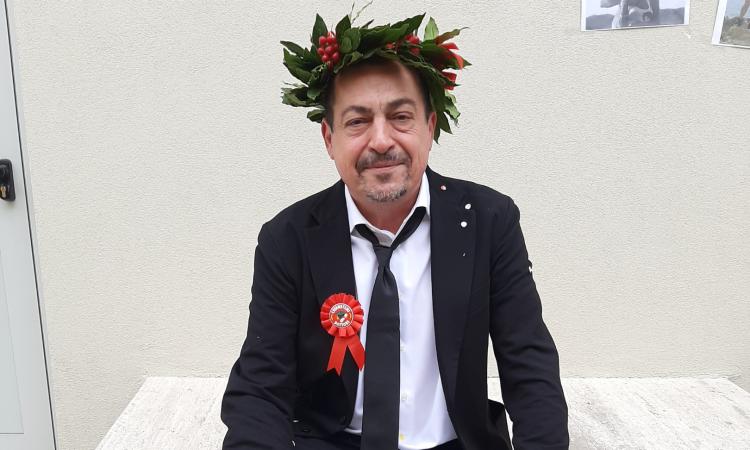 Tolentino, corona d'alloro per Massimiliano Vitali: laurea in chimica analitica a 57 anni
