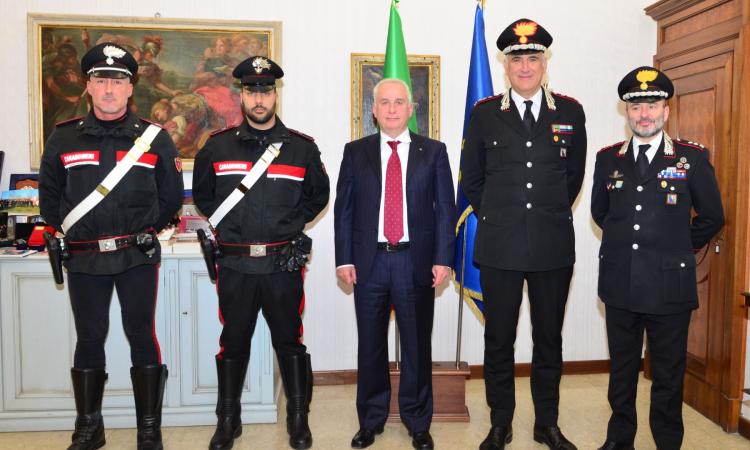 Macerata, salvano ragazza di 18 anni: ricevuti dal prefetto i due carabinieri eroi