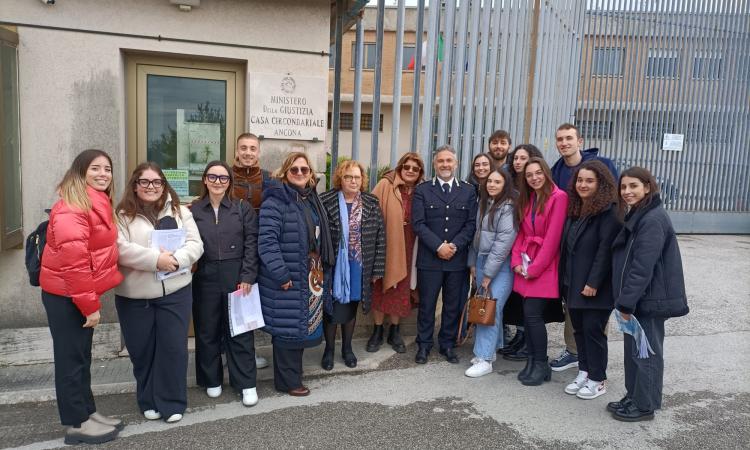 Unimc, lezione dialogata fra studenti e detenuti del carcere di Montacuto: "Diritti fra utopia e realtà"