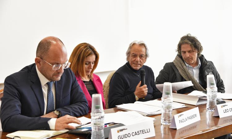 Caldarola, prospettive per la ricostruzione: Castelli incontra i geometri del cratere Caldarola, prospettive per la ricostruzione: Castelli incontra i geometri del cratere