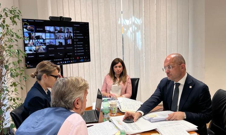 NextAppennino, approvati i primi bandi. Castelli: “Sosteniamo investimenti per oltre 400 milioni, il cratere è vivo”