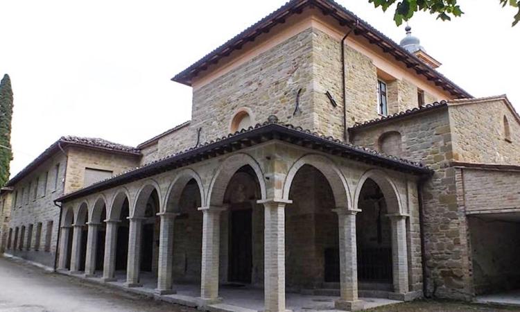 Ladri al convento di Colfano, rubata l'urna del Beato Francesco da Caldarola Ladri al convento di Colfano, rubata l'urna del Beato Francesco da Caldarola