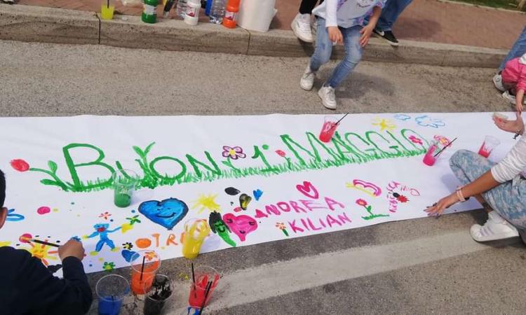 Festa del primo maggio: Porto Sant'Elpidio non si fa fermare dalle previsioni meteo Festa del primo maggio: Porto Sant'Elpidio non si fa fermare dalle previsioni meteo