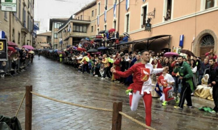 Camerino, la Corsa alla Spada torna in centro: biglietti e indicazioni per il pubblico Camerino, la Corsa alla Spada torna in centro: biglietti e indicazioni per il pubblico