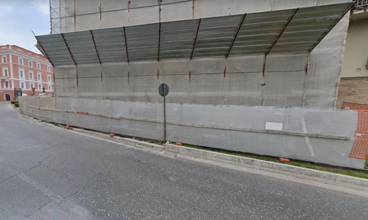 Macerata, c'è il trasloco: scatta l'ordinanza, divieto di transito in viale Puccinotti Macerata, c'è il trasloco: scatta l'ordinanza, divieto di transito in viale Puccinotti