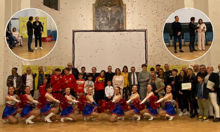 Morrovalle, Festa dello Sport: atleti e società premiati dai miti Baresi e Zampolini Morrovalle, Festa dello Sport: atleti e società premiati dai miti Baresi e Zampolini