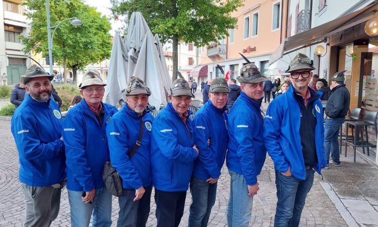 Gli alpini di Recanati e Castelfidardo alla 94° adunata nazionale di Udine Gli alpini di Recanati e Castelfidardo alla 94° adunata nazionale di Udine