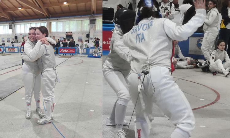 Macerata Scherma, l'abbraccio tra Luna e Serena ruba la scena ai campionati italiani Under 14