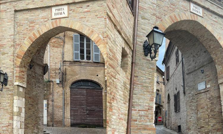 Treia, riaperta Porta Roma: restaurato un altro accesso della città Treia, riaperta Porta Roma: restaurato un altro accesso della città