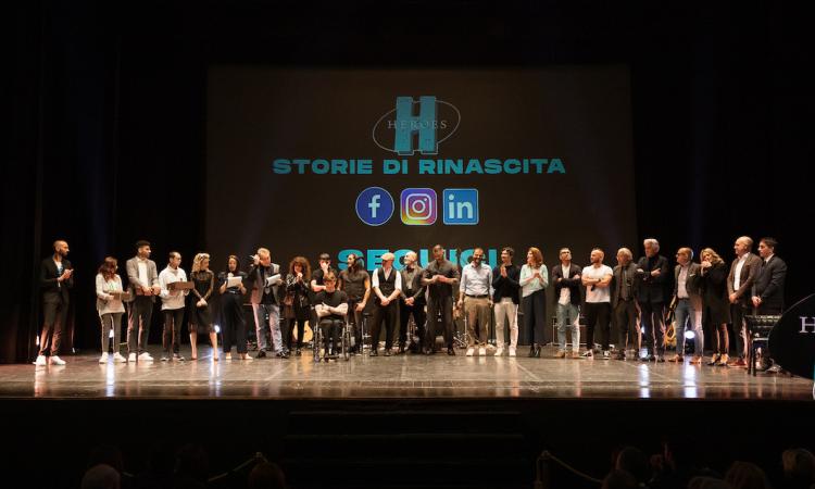 Macerata, le storie di rinascita di Heroes incantano il Teatro Lauro Rossi