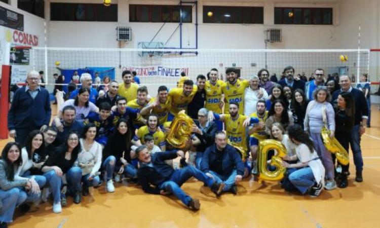 Volley, San Severino in festa per la promozione in Serie B: la Sios Novavetro supera San Benedetto