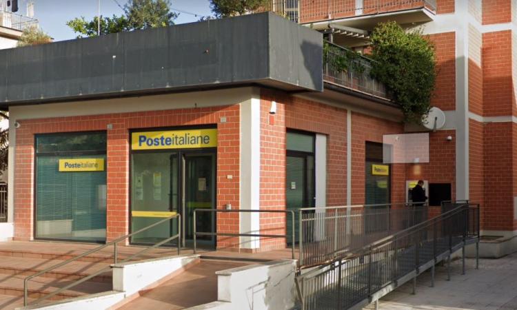 Castelraimondo, l'ufficio postale chiude per lavori per 45 giorni. Il sindaco: "Scandaloso" Castelraimondo, l'ufficio postale chiude per lavori per 45 giorni. Il sindaco: "Scandaloso"