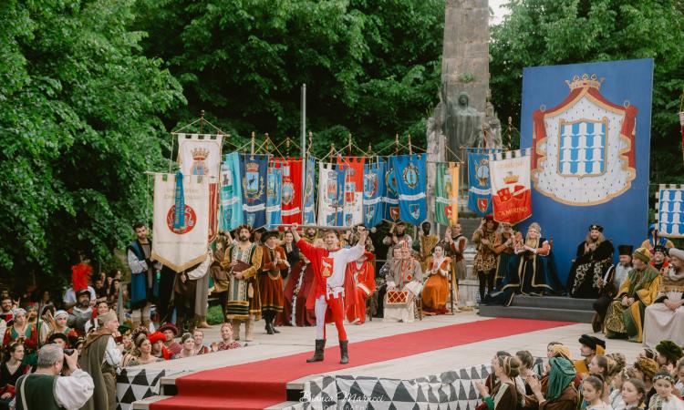 Camerino, fervono i preparativi per la Corsa alla Spada: pronto corteo con oltre 400 figuranti Camerino, fervono i preparativi per la Corsa alla Spada: pronto corteo con oltre 400 figuranti