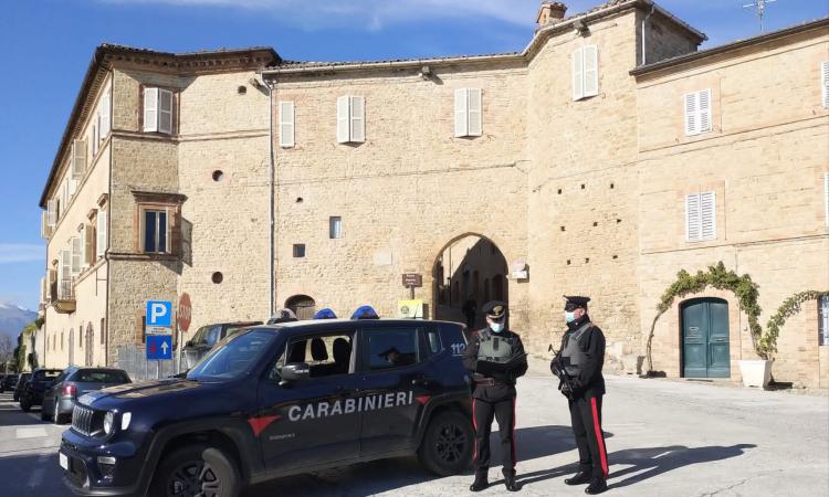 Penna San Giovanni, maltratta la moglie per 3 anni: in carcere 31enne