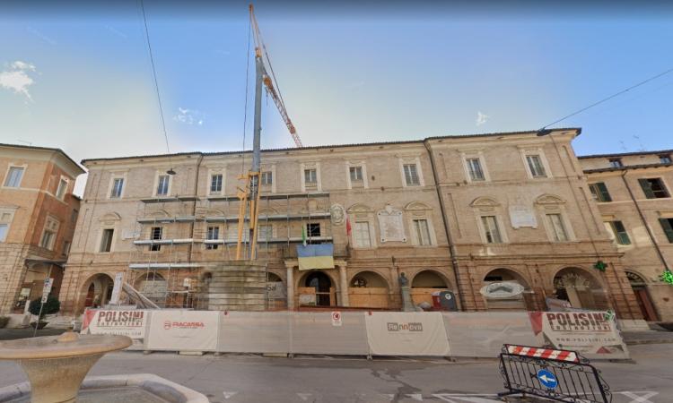 Sisma, l'Usr liquida il primo acconto per i lavori al municipio di San Severino