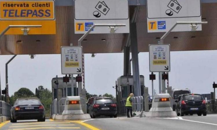 A14, chiuso per una notte il casello di Ancona sud: ecco quando A14, chiuso per una notte il casello di Ancona sud: ecco quando