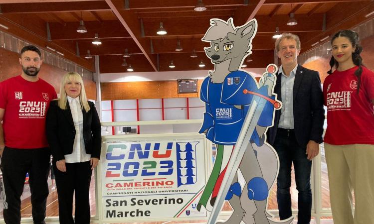 Campionati nazionali universitari: la mascotte Arnold "in tour" negli impianti sportivi di San Severino Campionati nazionali universitari: la mascotte Arnold "in tour" negli impianti sportivi di San Severino
