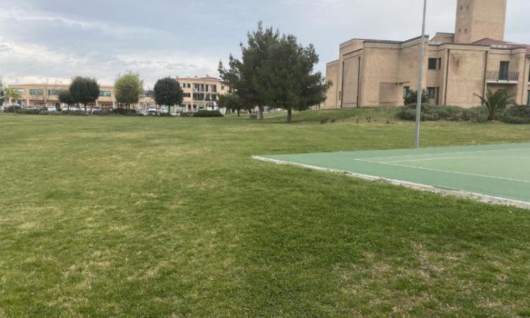 Morrovalle, un campo da beach volley al parco Pegaso: potrà essere utilizzato anche di notte Morrovalle, un campo da beach volley al parco Pegaso: potrà essere utilizzato anche di notte