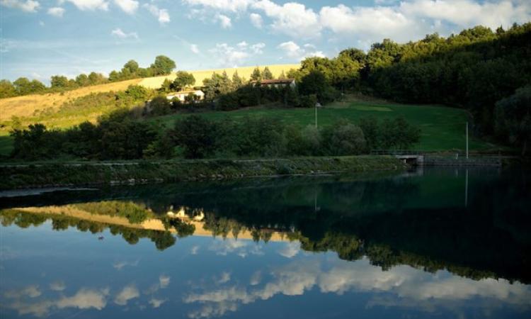 Valfornace, riparte la "Magnalonga" con il giro dei due laghi: ricavato devoluto alla Lilt Valfornace, riparte la "Magnalonga" con il giro dei due laghi: ricavato devoluto alla Lilt