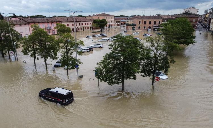 Treia, raccolta fondi in aiuto di Ravenna. Il sindaco: "Ora tocca a noi aiutarli" Treia, raccolta fondi in aiuto di Ravenna. Il sindaco: "Ora tocca a noi aiutarli"