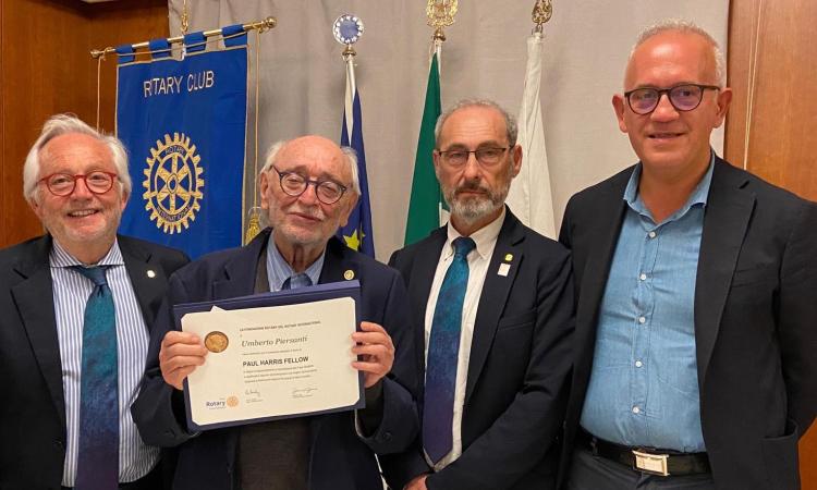 Civitanova, al poeta Umberto Piersanti la più alta onorificenza del Rotary