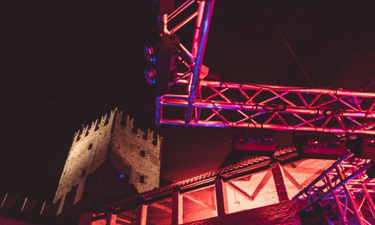 Arriva il "ballo di fine anno" in salsa tolentinate: studenti del Filelfo protagonisti al Castello della Rancia Arriva il "ballo di fine anno" in salsa tolentinate: studenti del Filelfo protagonisti al Castello della Rancia