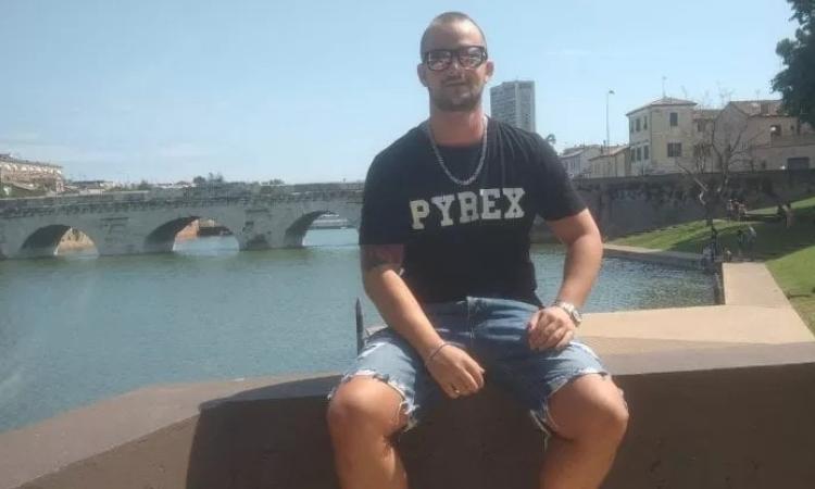 Non ce l'ha fatta il vigile del fuoco coinvolto in un'aggressione fuori da un locale di Rimini Non ce l'ha fatta il vigile del fuoco coinvolto in un'aggressione fuori da un locale di Rimini