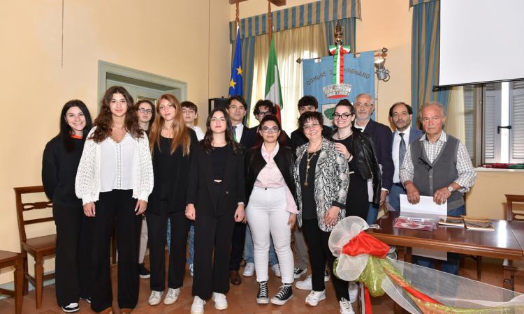 Appignano celebra i cittadini diciottenni e gli ex sindaci Appignano celebra i cittadini diciottenni e gli ex sindaci