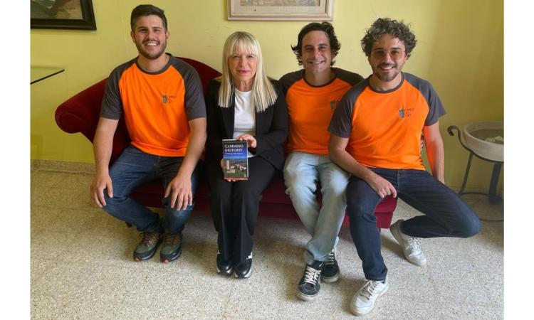 San Severino, presentata la nuova guida dedicata al "Cammino dei forti" San Severino, presentata la nuova guida dedicata al "Cammino dei forti"