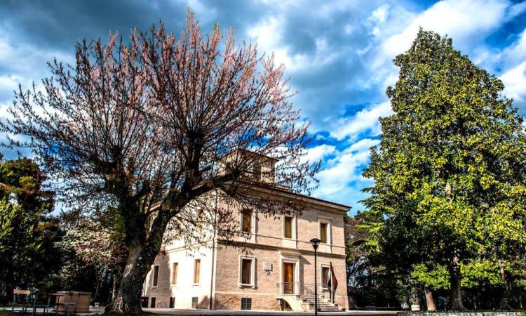 Corridonia, nuova luce per Villa Fermani e gestione rinnovata: il 16 giugno taglio del nastro con dj set Corridonia, nuova luce per Villa Fermani e gestione rinnovata: il 16 giugno taglio del nastro con dj set