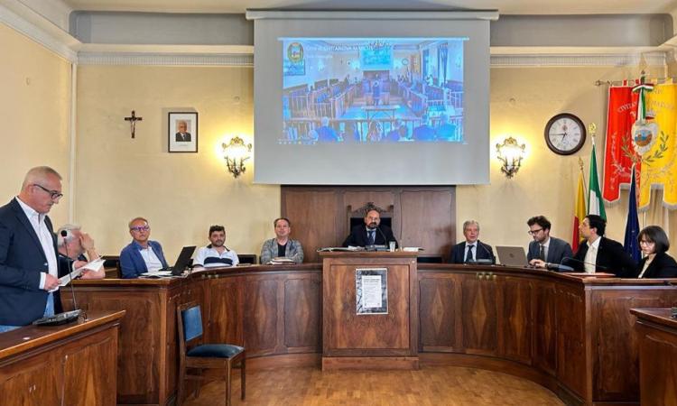 Civitanova, il cardinal Menichelli "battezza" la Nova Polis. Ieri convegno sul Terzo Settore Civitanova, il cardinal Menichelli "battezza" la Nova Polis. Ieri convegno sul Terzo Settore