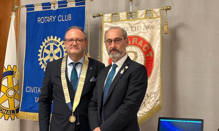 Civitanova, il Rotary Club nomina Pio Amabili nuovo presidente: il passaggio di consegne Civitanova, il Rotary Club nomina Pio Amabili nuovo presidente: il passaggio di consegne