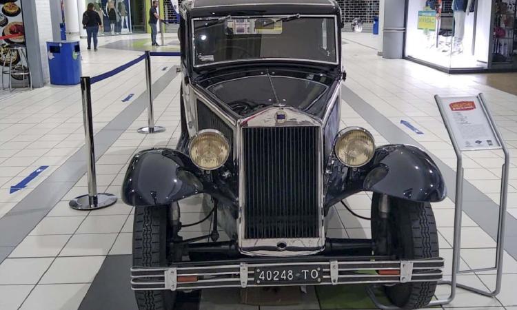 "Lancia Story", al centro commerciale Val di Chienti in esposizione le auto d'epoca