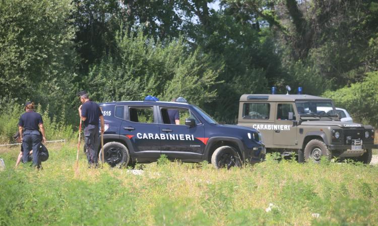Loro Piceno, le acque del fiume Fiastra si tingono di marrone: i cittadini lanciano l'allarme Loro Piceno, le acque del fiume Fiastra si tingono di marrone: i cittadini lanciano l'allarme