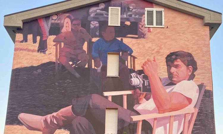 Civitanova, l'omaggio della città a Mario Garbuglia: inaugurato murales dedicato allo scenografo