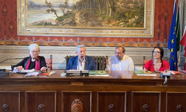Recanati, sono diciotto i rifugiati accolti nel Comune: "In 12 già inseriti nel mondo del lavoro" Recanati, sono diciotto i rifugiati accolti nel Comune: "In 12 già inseriti nel mondo del lavoro"