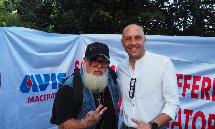 Macerata, in 200 alla festa (anticipata) dell'Avis: c'é anche il comico Antonio Lo Cascio