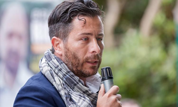 "Onda tricolore contro le mafie": a Macerata convegno di Fratelli d'Italia, c'è anche lo zio di Pamela Mastropietro "Onda tricolore contro le mafie": a Macerata convegno di Fratelli d'Italia, c'è anche lo zio di Pamela Mastropietro