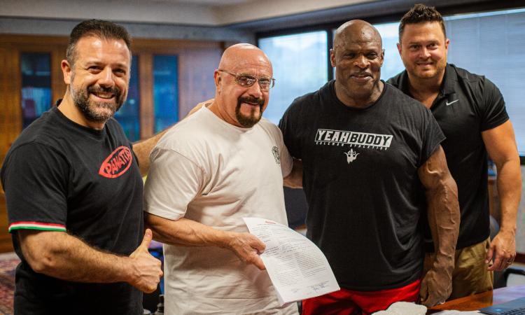 Il mito del bodybuilding Ronnie Coleman sceglie "Panatta" per le sue palestre negli Usa Il mito del bodybuilding Ronnie Coleman sceglie "Panatta" per le sue palestre negli Usa