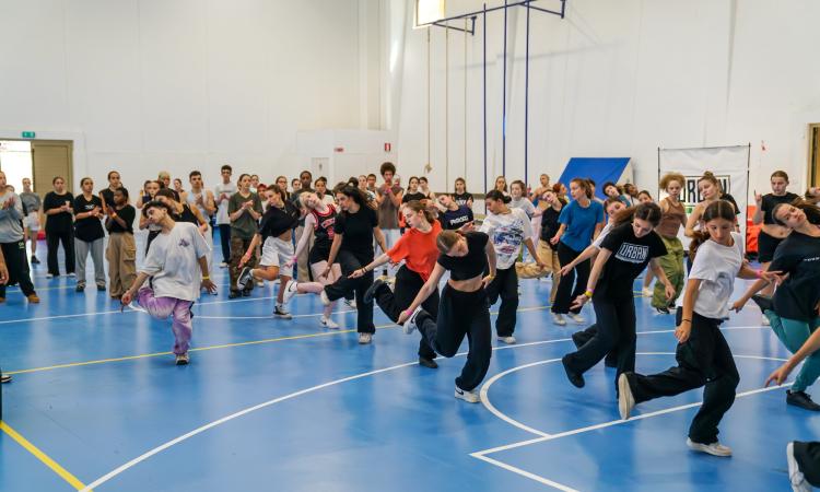 Civitanova, arriva l'autore di "Amici" Luca Zanforlin: seminario al cinema Cecchetti