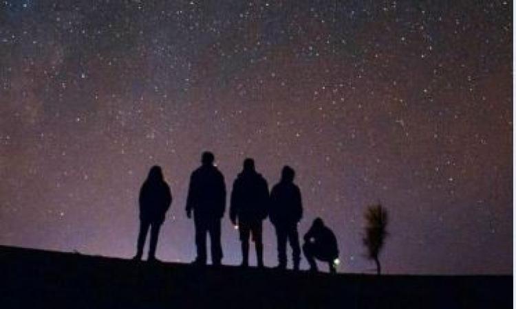 Mogliano, passeggiata in notturna per osservare le stelle