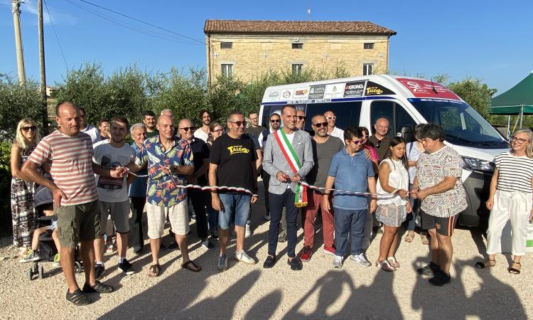 Morrovalle, inaugurato il nuovo pulmino attrezzato della cooperativa sociale "Il Talento"