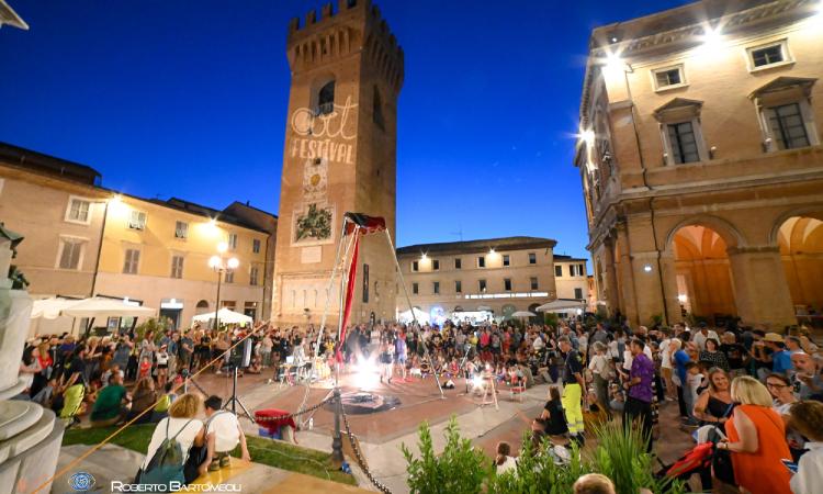 Recanati, il centro storico si anima con l'Art Festival Recanati, il centro storico si anima con l'Art Festival